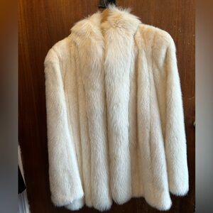 Elegant White Mink Fur Coat